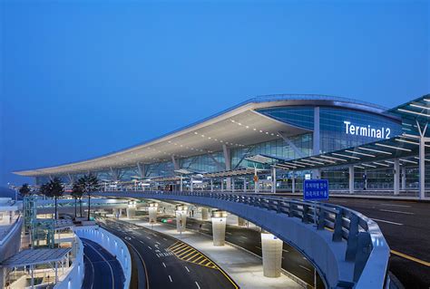 인천공항 1터미널 출국장 지도: 공항에서 길을 잃는 것은 새로운 발견의 시작